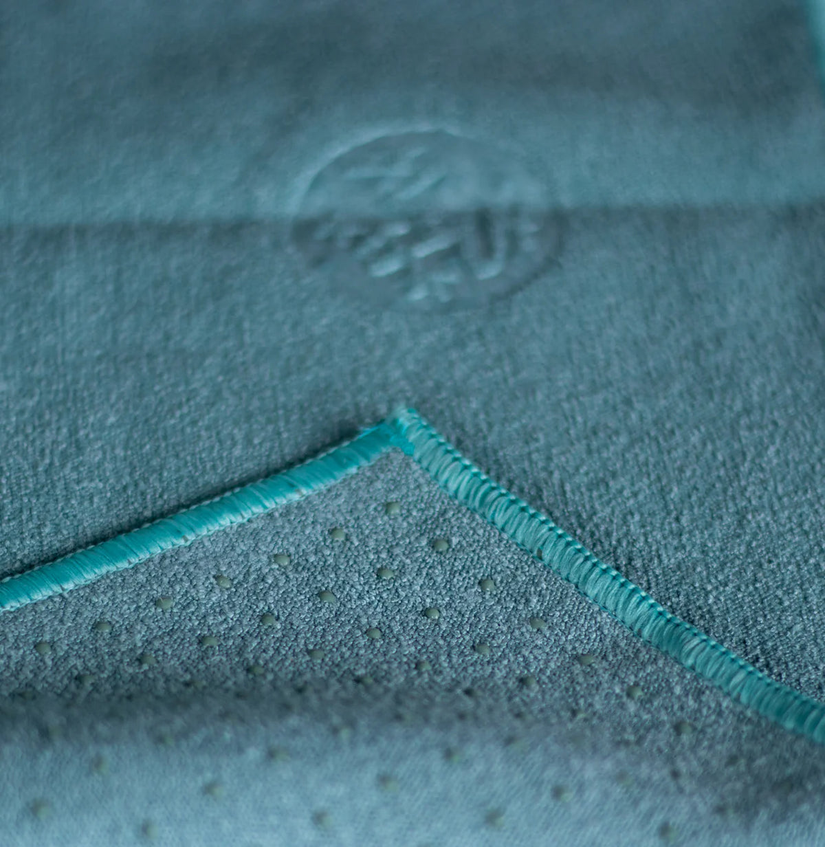 Manduka Yogitoes yoga mat towel wasabi green at Yoga Republik authorized reseller Bali