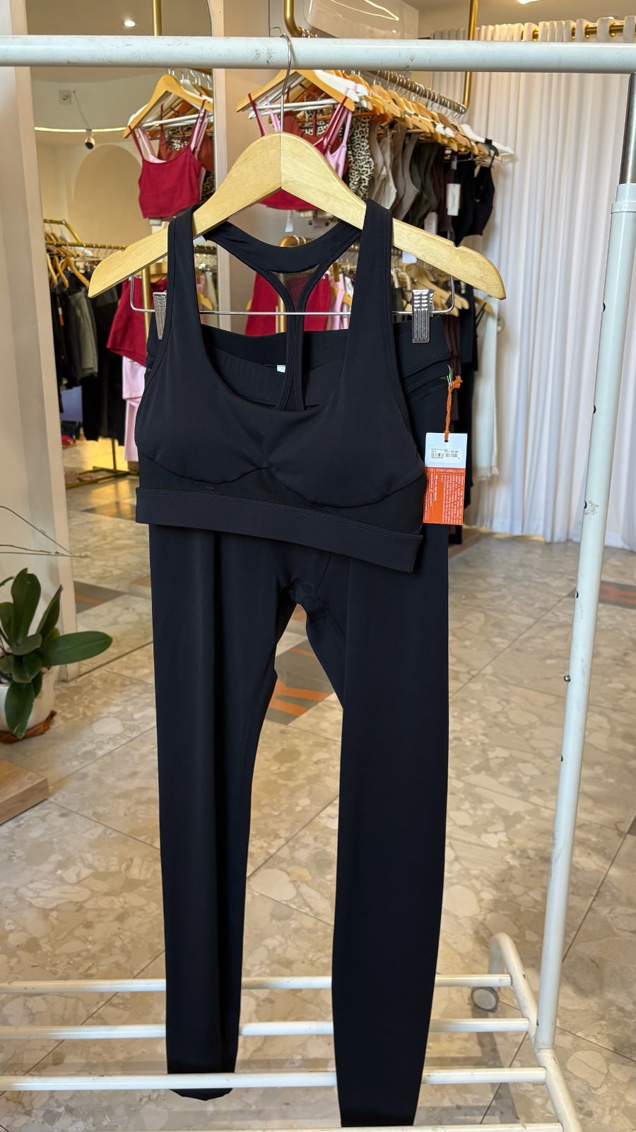 Rok Tenis Aces KECIL Alo Yoga - Limun Stroberi