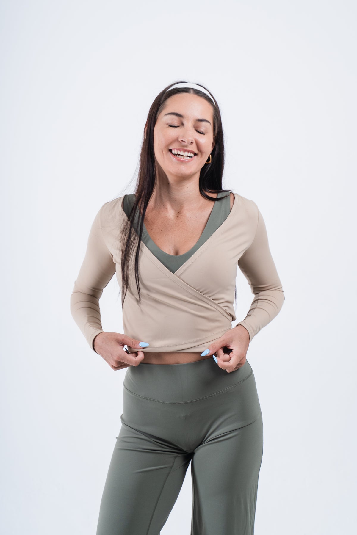 Alo Yoga XS Gather Lengan Panjang - Hitam