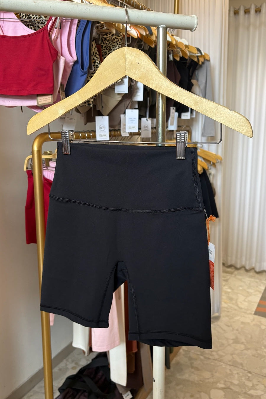 Rok Tenis Aces KECIL Alo Yoga - Limun Stroberi