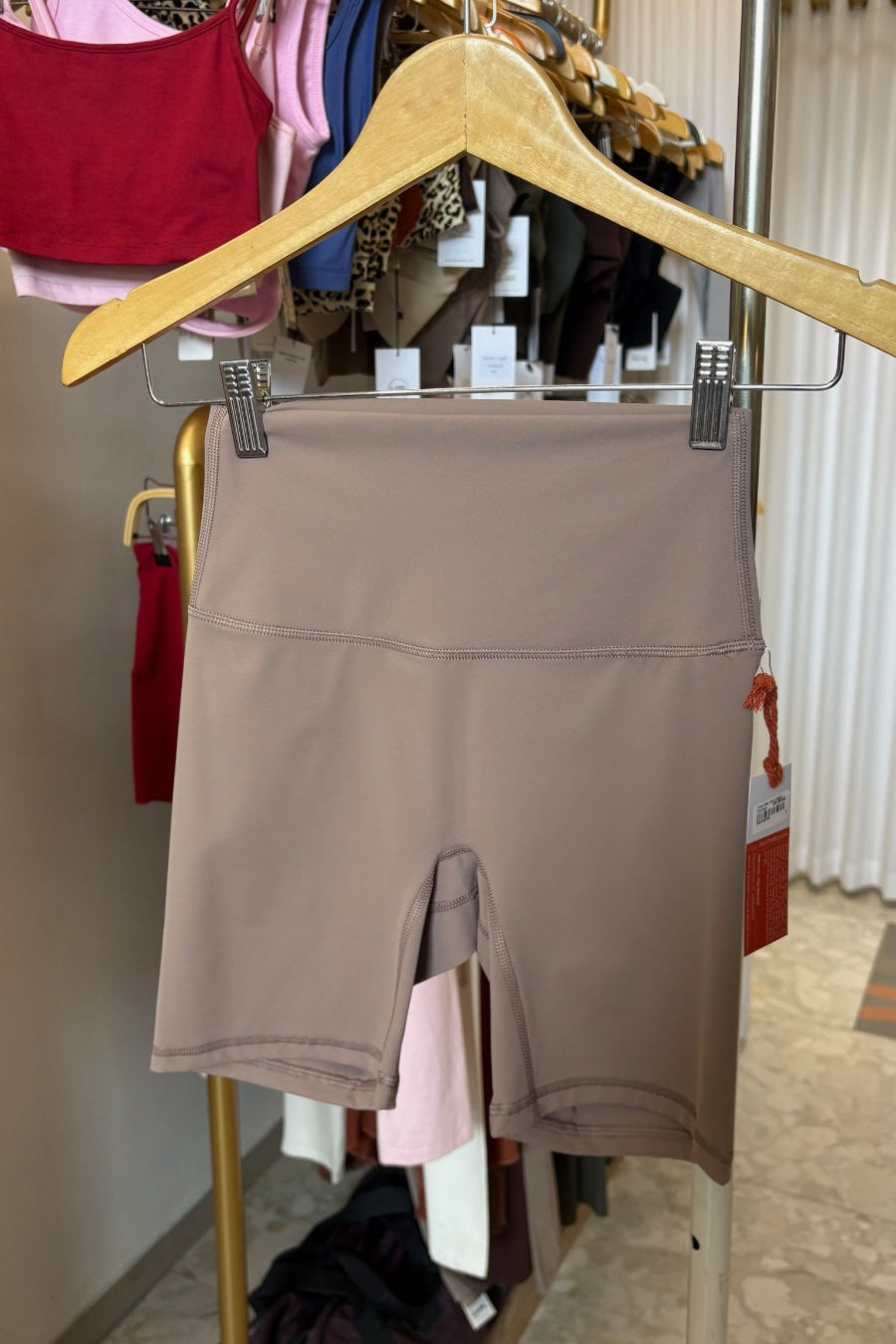 Rok Tenis Aces KECIL Alo Yoga - Limun Stroberi
