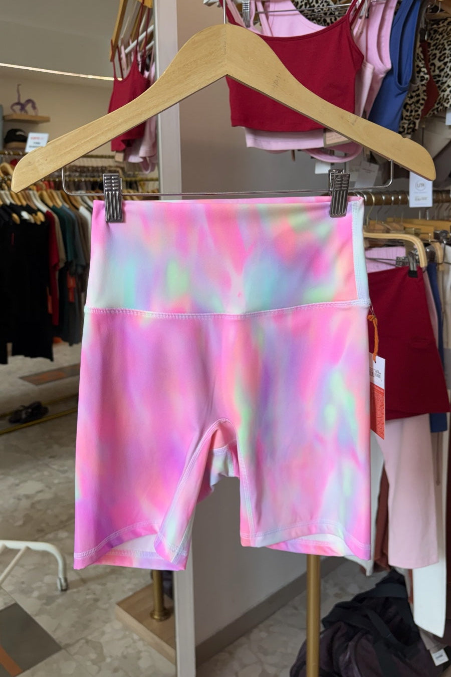 Rok Tenis Aces KECIL Alo Yoga - Limun Stroberi