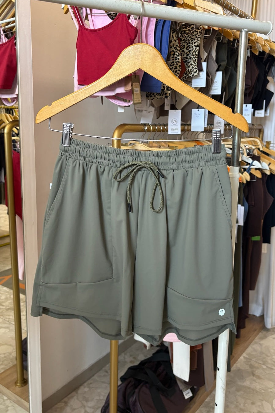 Rok Tenis Aces KECIL Alo Yoga - Limun Stroberi