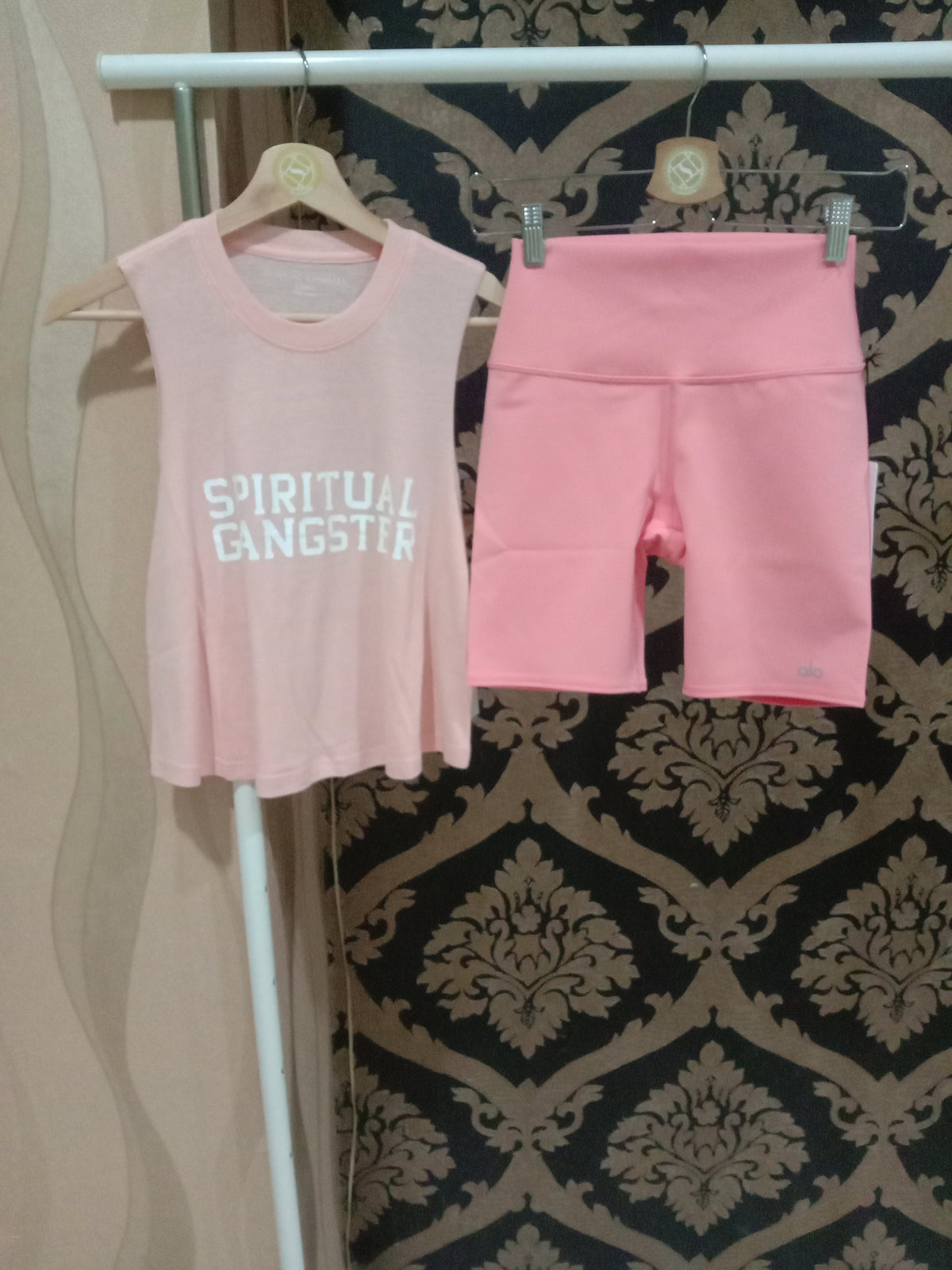 Alo Yoga 7" High-Waist Biker Short - Strawberry Lemonade