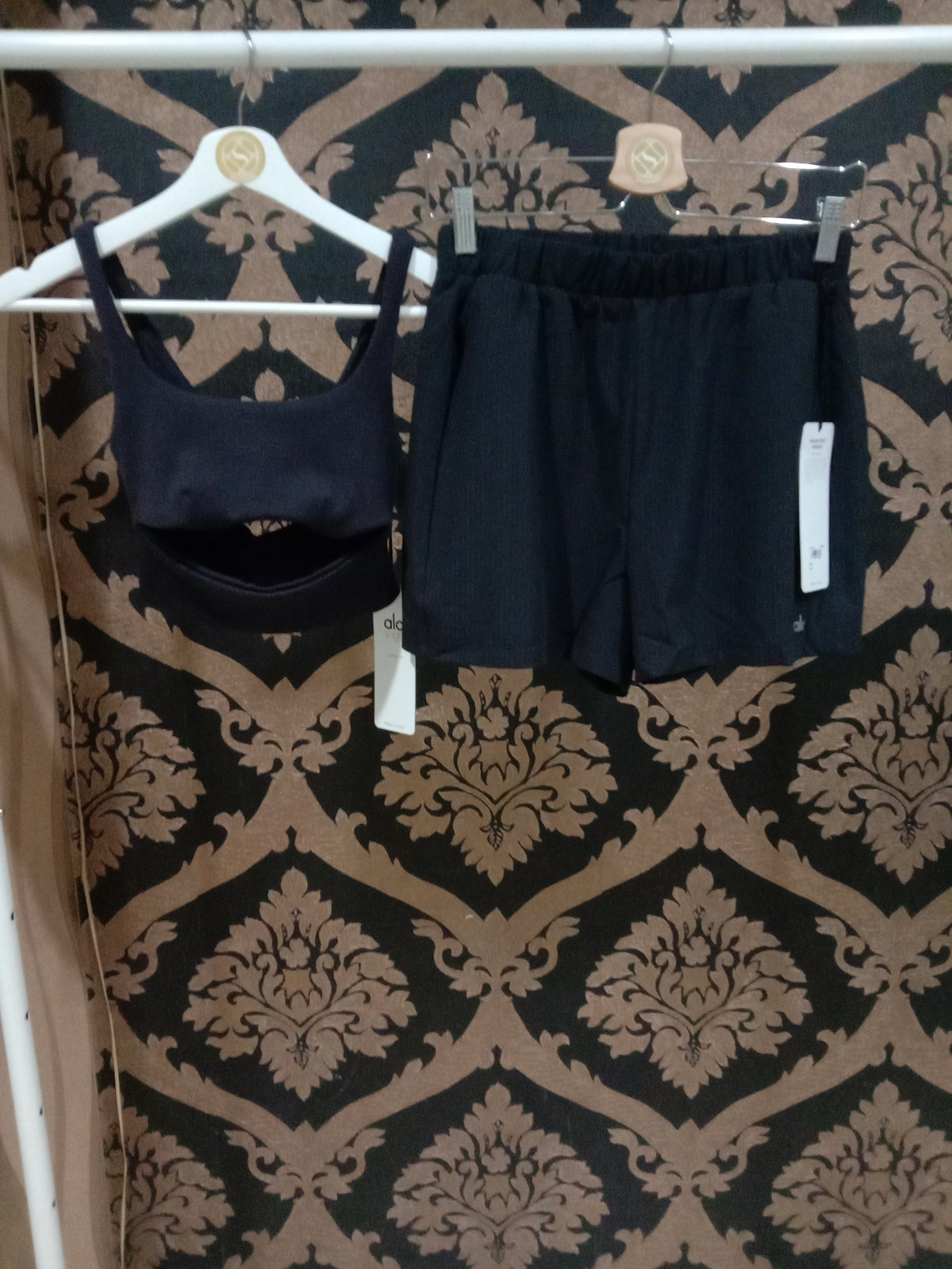 Bra Celah Alo Yoga XS - Hitam