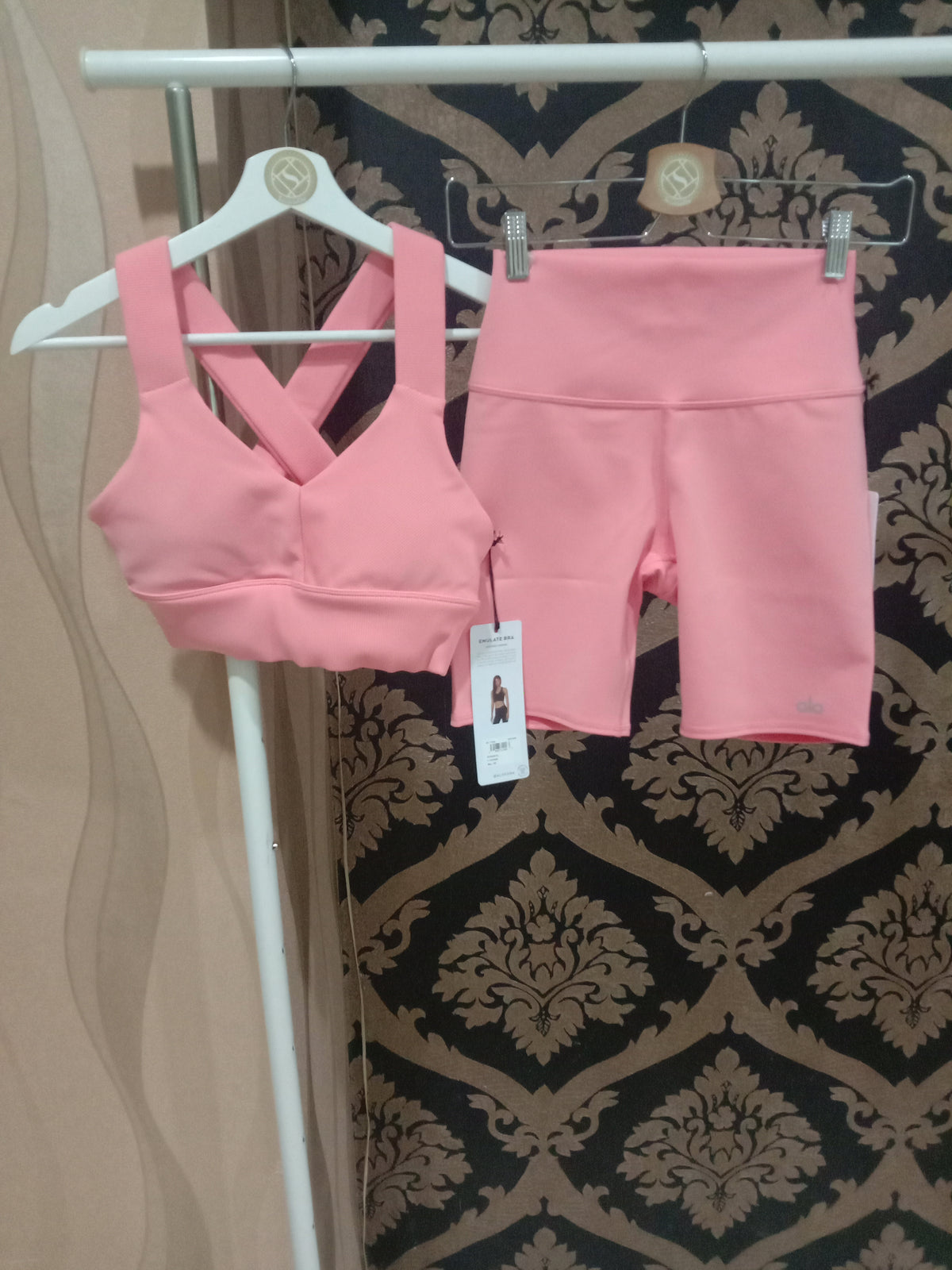 Alo Yoga 7" High-Waist Biker Short - Strawberry Lemonade