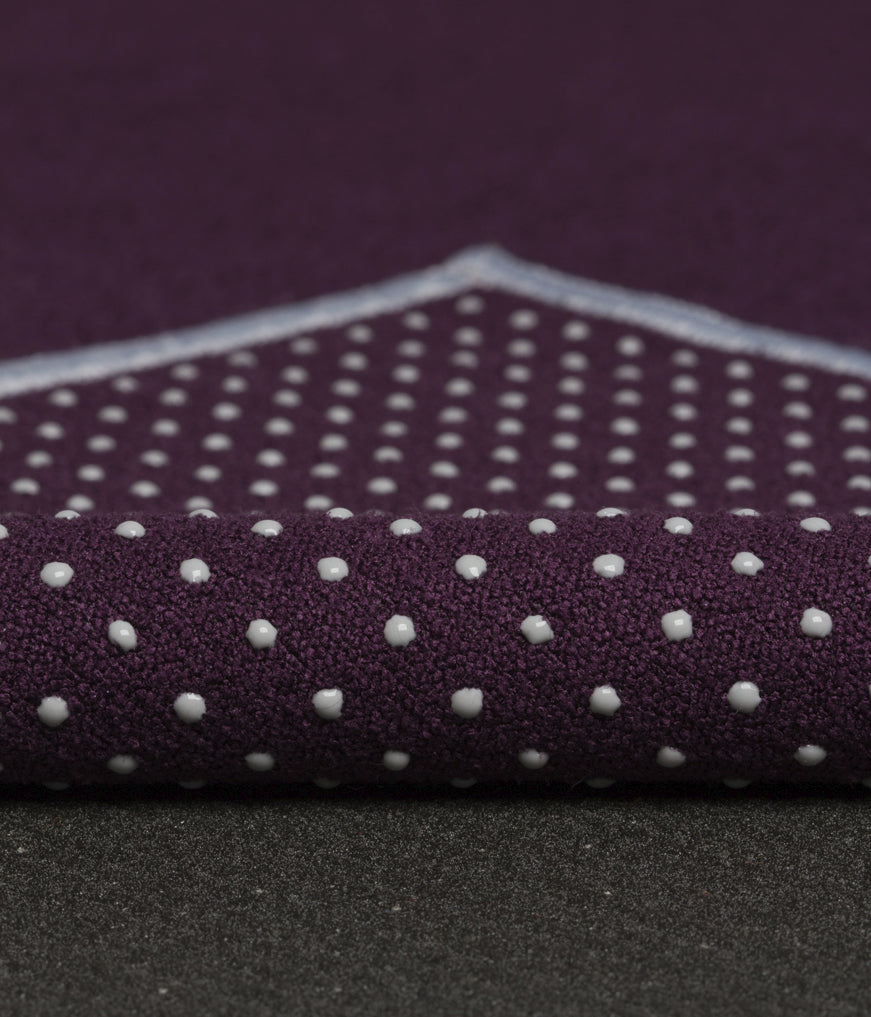 Manduka Yogitoeså¨ 71" Yoga Mat Towel - Indulge (Purple)