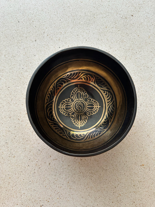 YR Singing Bowl - Vajra Symbol and Om Manipadma Hum