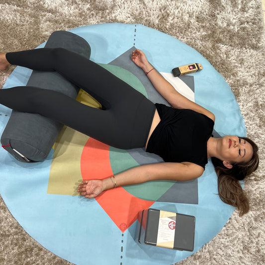 Matras Yoga Bulat Restoratif Manduka 3mm - Bunga Suci