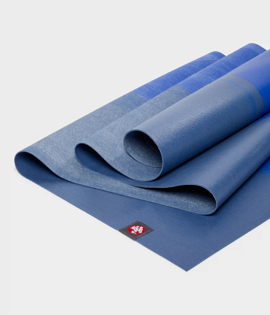 Manduka Eko® Superlite 71'' Travel Yoga Mat 1.5mm - Amethyst Stripe