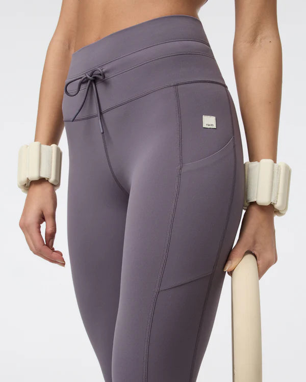 Vuori Daily Pocket Legging lunar gray at Yoga Republik Canggu Bali