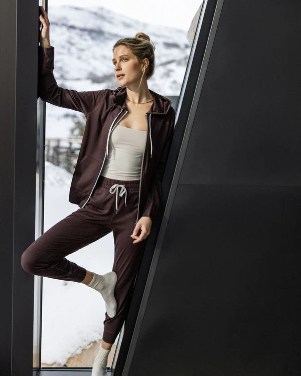 Vuori Halo Performance Hoodie mahogany heather at Yoga Republik Bali