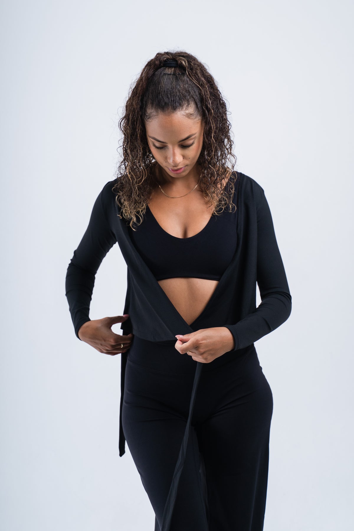 Alo Yoga XS Gather Lengan Panjang - Hitam