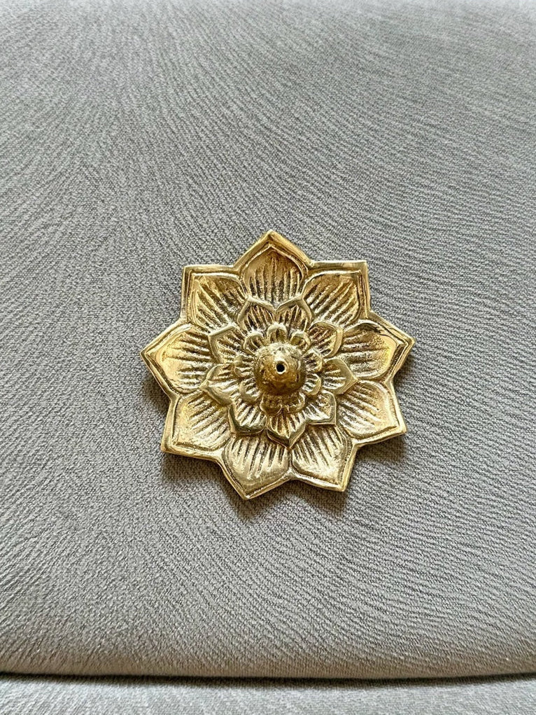 YR BR Dupa Holder Lotus S