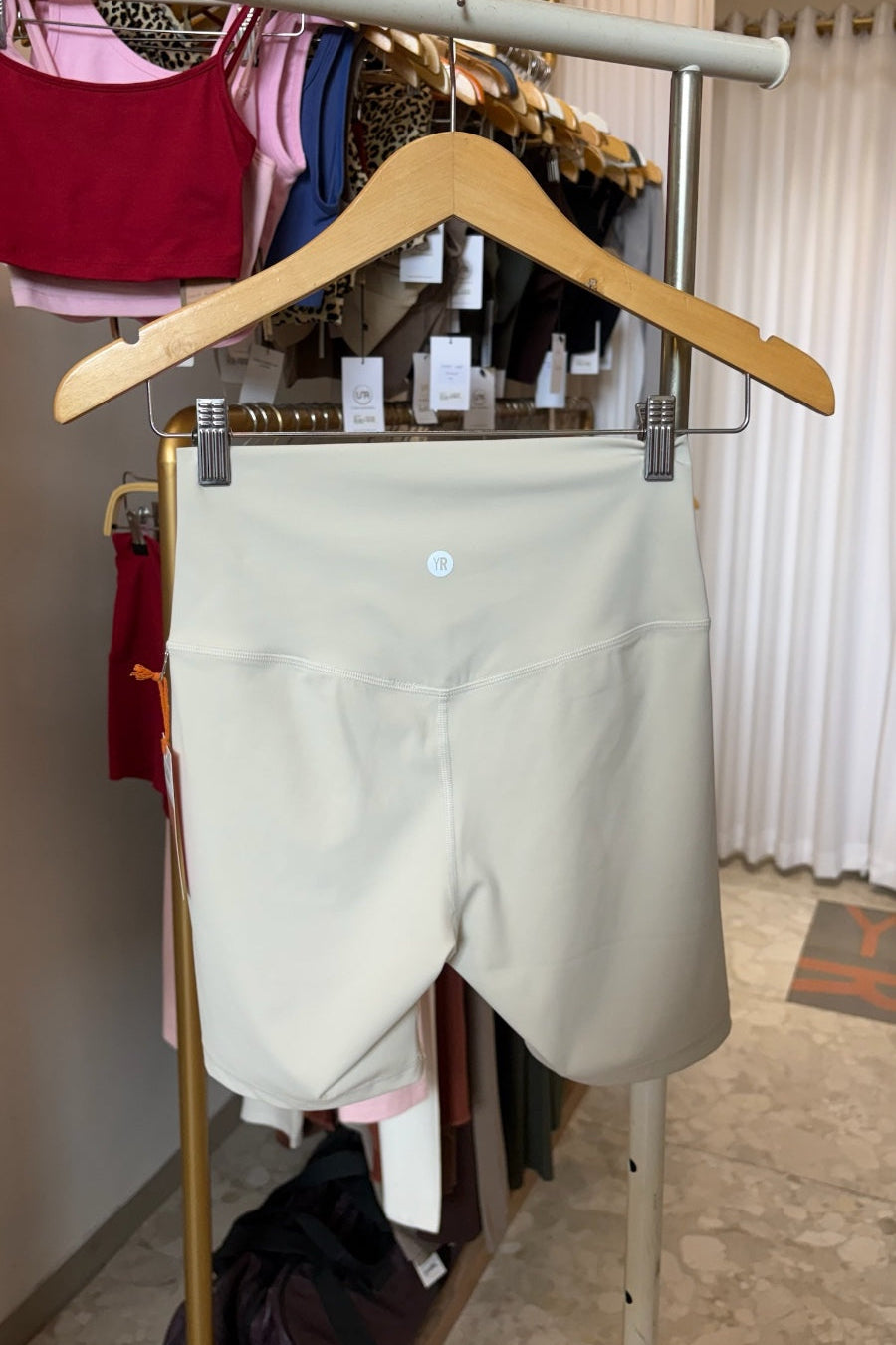 Rok Tenis Aces KECIL Alo Yoga - Limun Stroberi