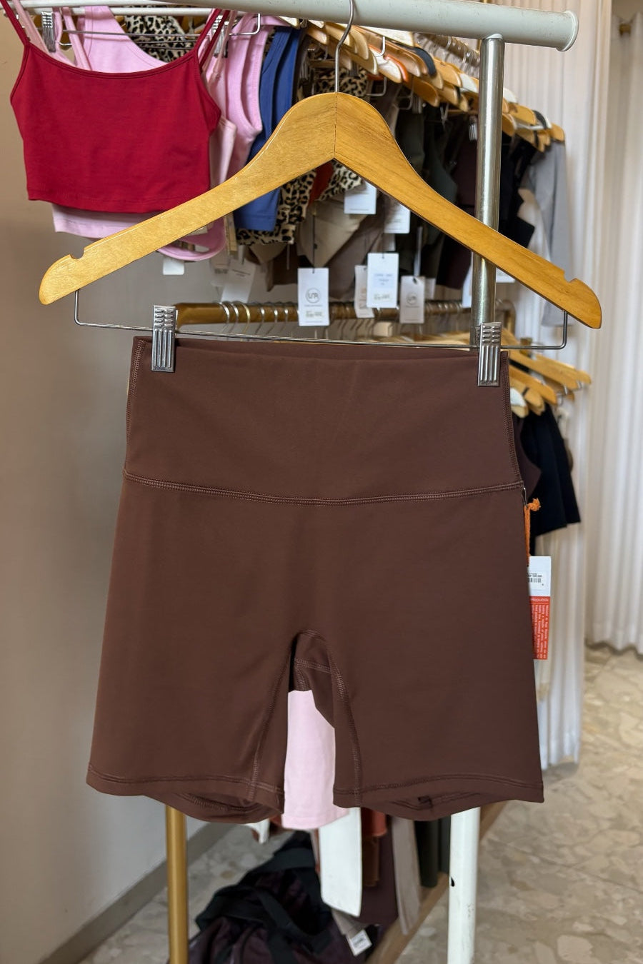 Rok Tenis Aces KECIL Alo Yoga - Limun Stroberi