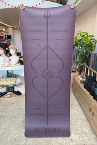 YR Travel Mat 1.5mm PU Rubber Om Align design Matras yoga anti slip travel at Yoga Republik Bali Indonesia