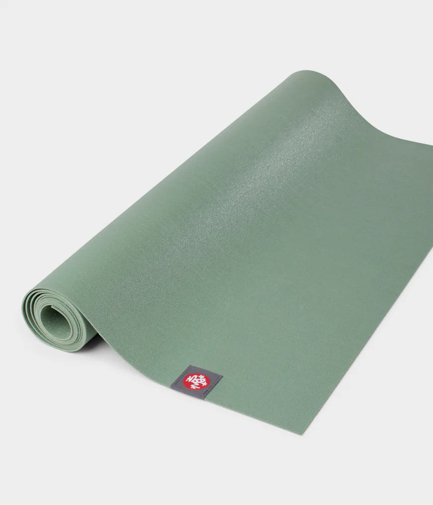 Manduka Eko® Superlite 71'' Travel Yoga Mat 1.5mm - Hijau Daun