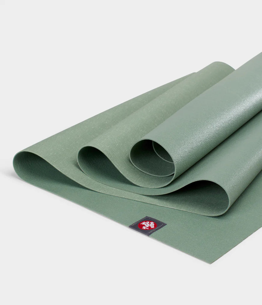 Manduka Eko® Superlite 71'' Travel Yoga Mat 1.5mm - Hijau Daun