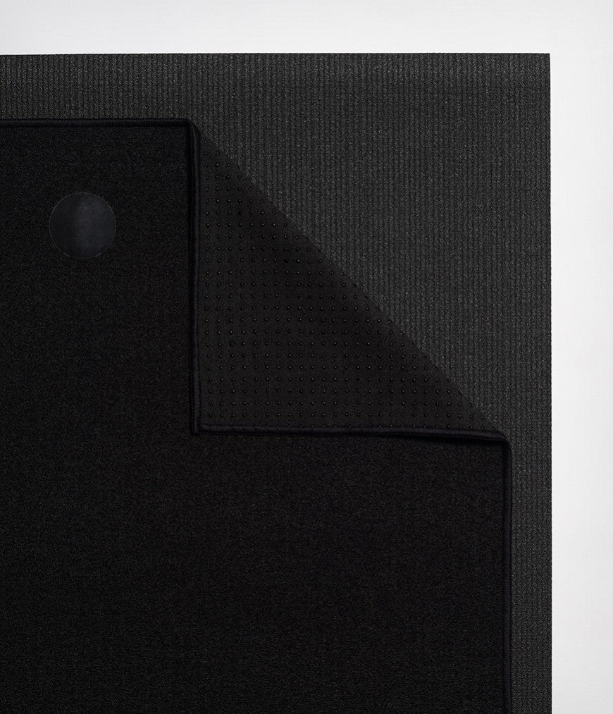 Manduka Yogitoeså¨ 71" Yoga Mat Towel - Onyx