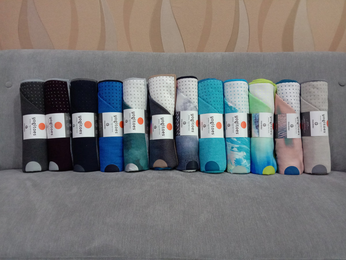 Handuk Matras Yoga Manduka Yogitoes® 71" - Abu-abu