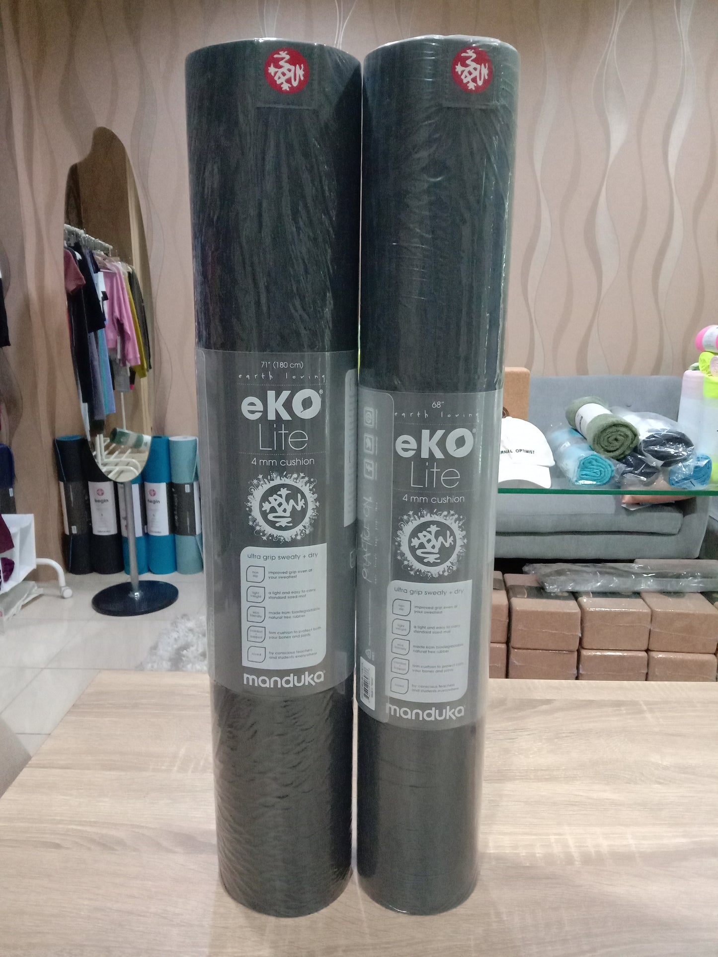 Manduka  Eko® Lite 71'' Yoga Mat 4mm - Charcoal