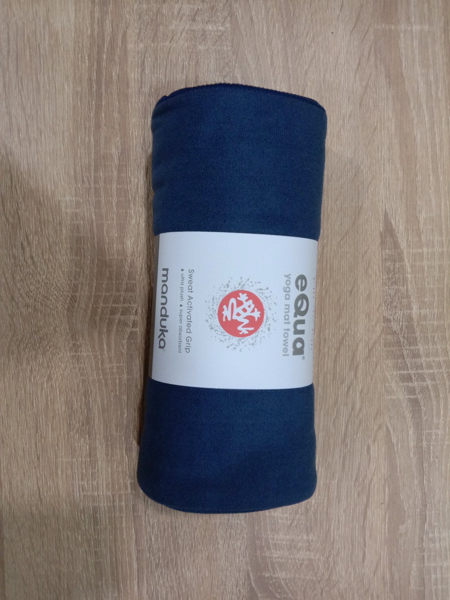 Handuk Matras Yoga Manduka Equa® 72" - Tengah Malam (Biru)