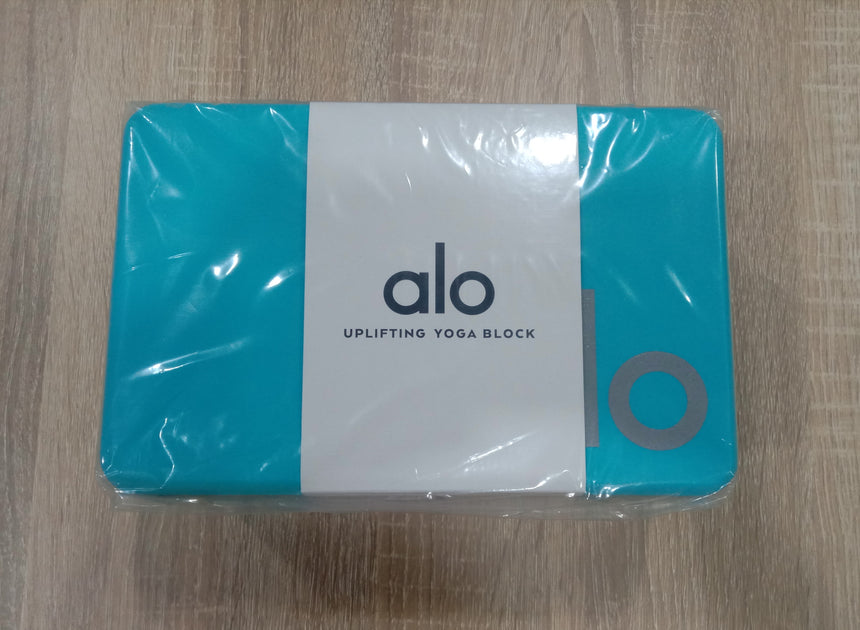 Alo Yoga Uplifting Yoga Block - Bright Aqua/Silver | Yoga