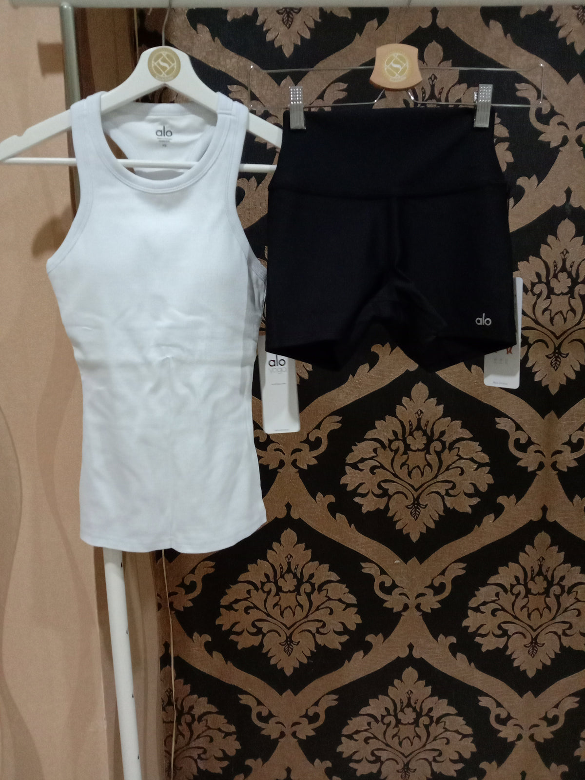 Alo Yoga High-Waist Airlift Short - Black