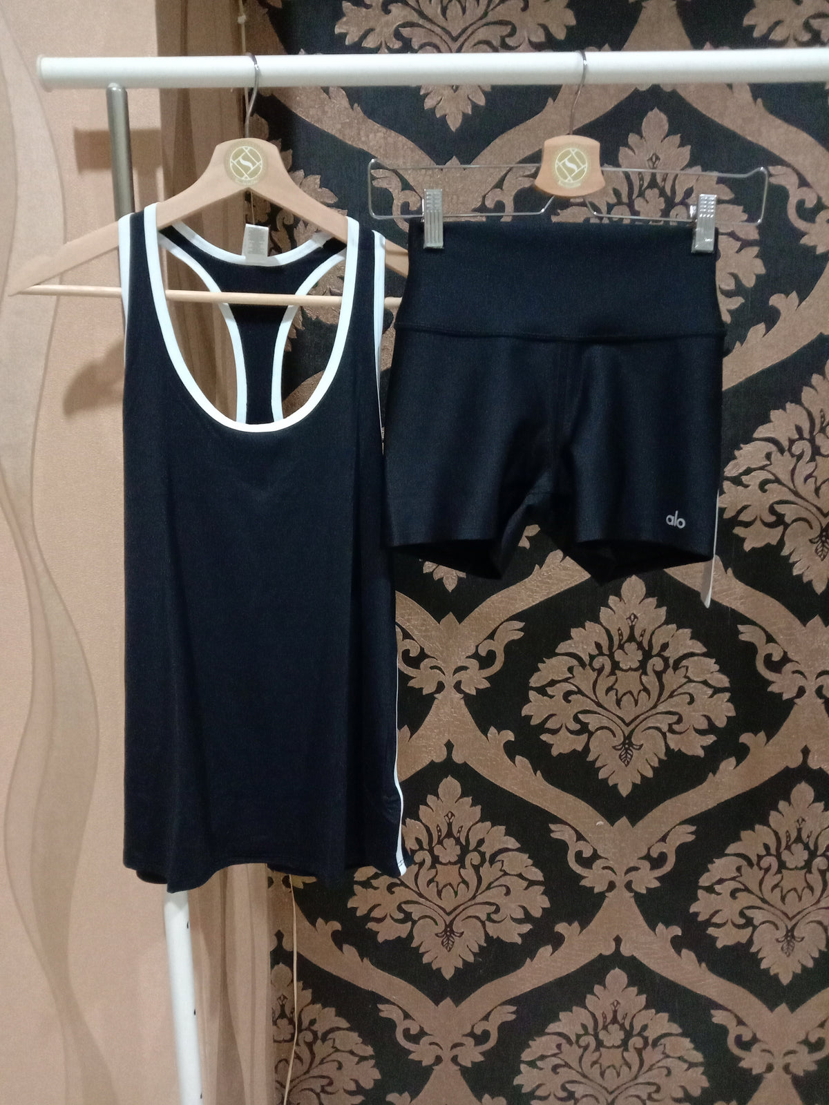 Alo Yoga XS Ivy League Tank - Black/White