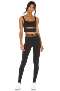 Bra Celah Alo Yoga XS - Hitam