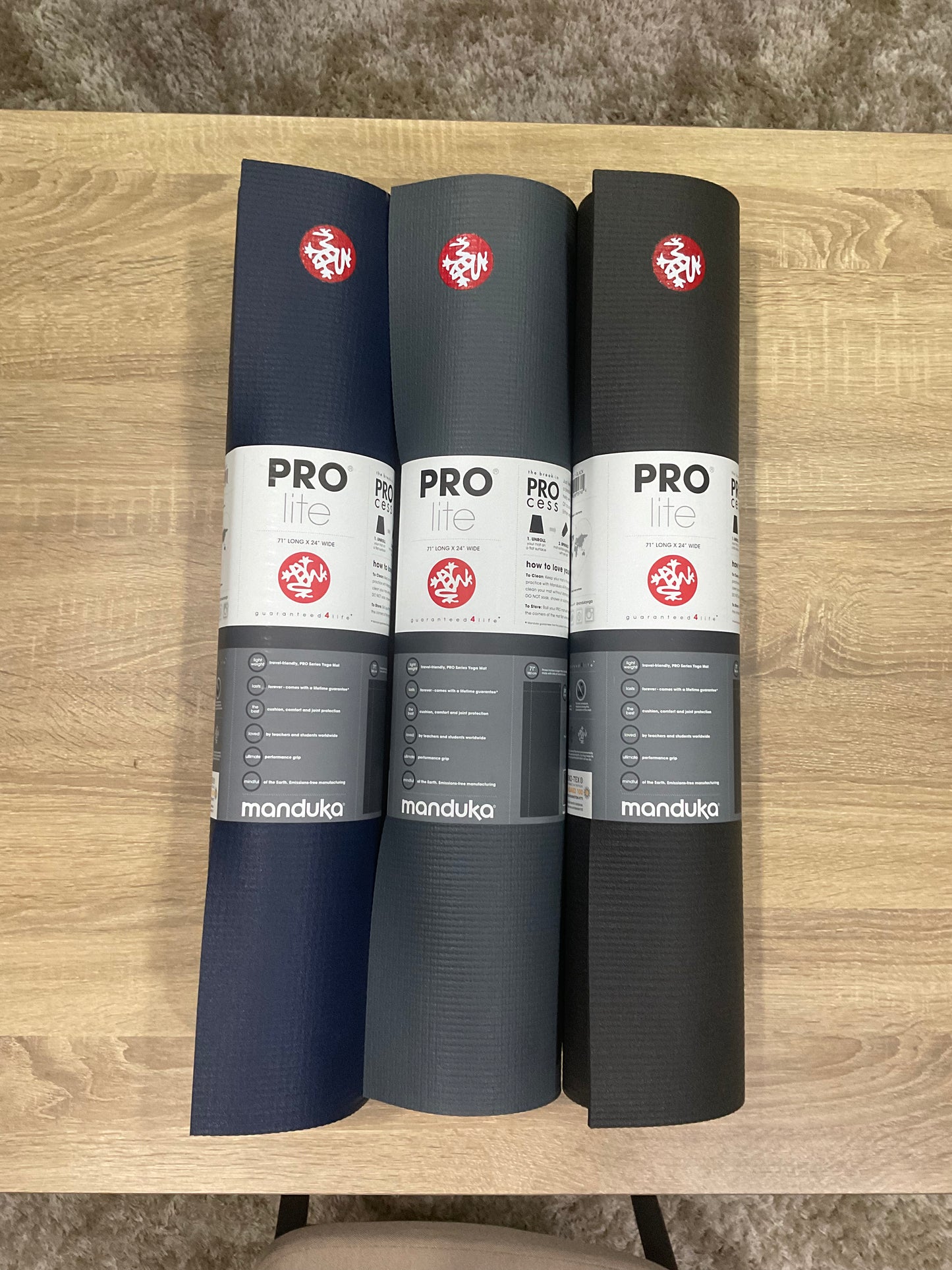 Manduka Prolite 71" Yoga Mat 4.7mm - Hitam